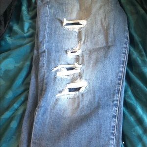 NWT Maurices mid rise Capri